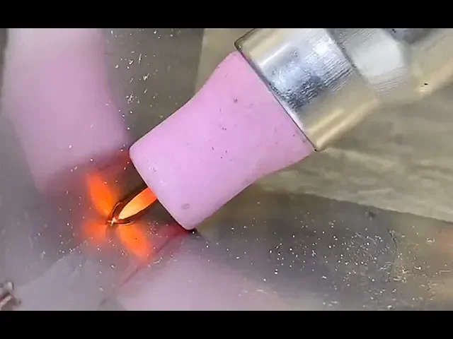 冷焊机,不愧是焊机界中的小钢炮!焊接效果完美